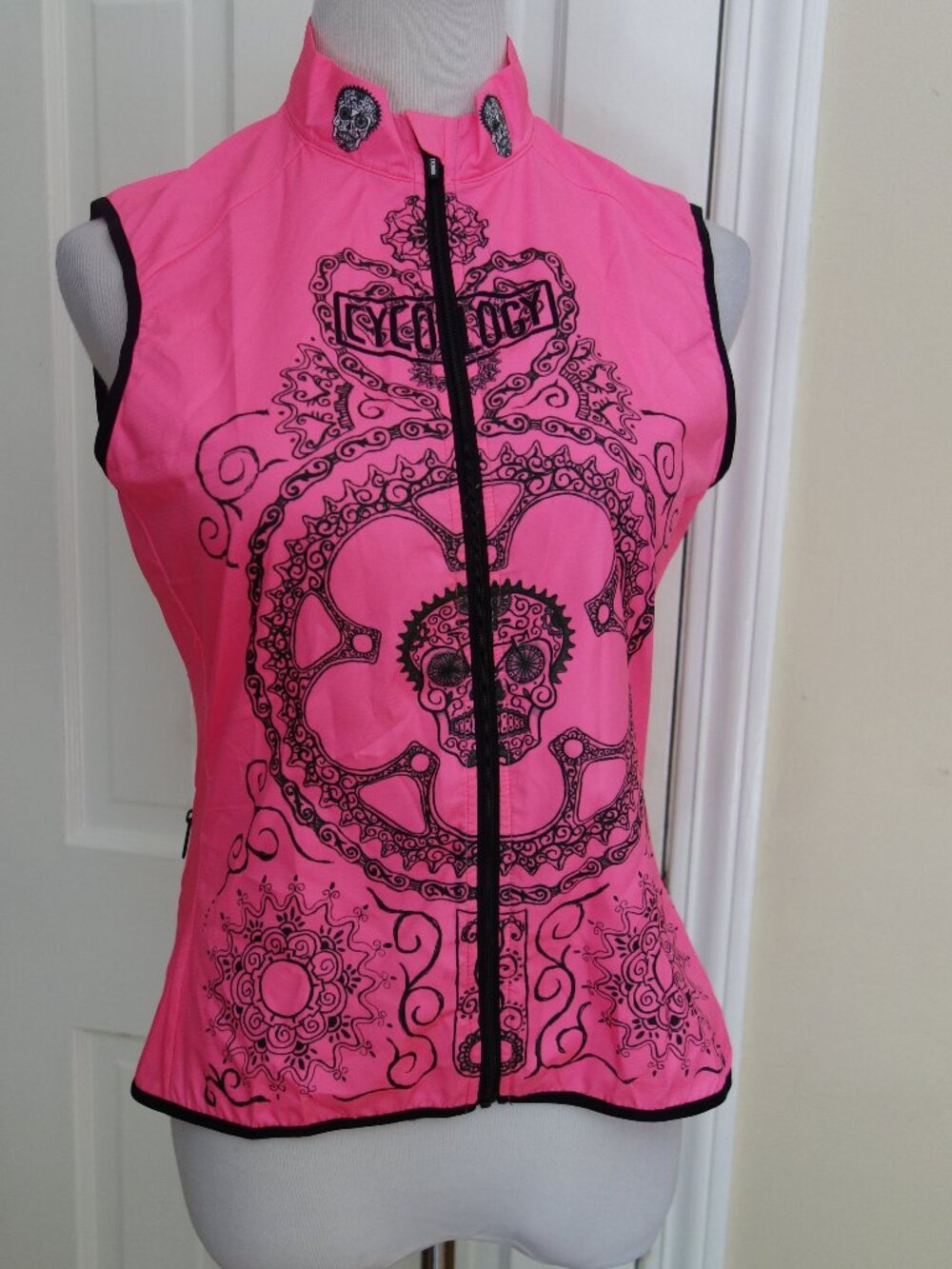 CYCOLOGY Lightweight Cycling Vest Bright Pink Skull “Live to Ride…” Wmns Med